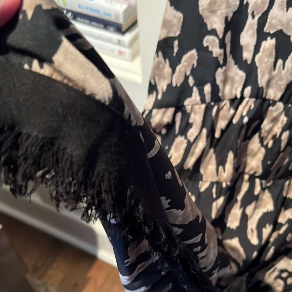 Excellent Condition Black and Tan Patterned Dress - Picture 5 of 6